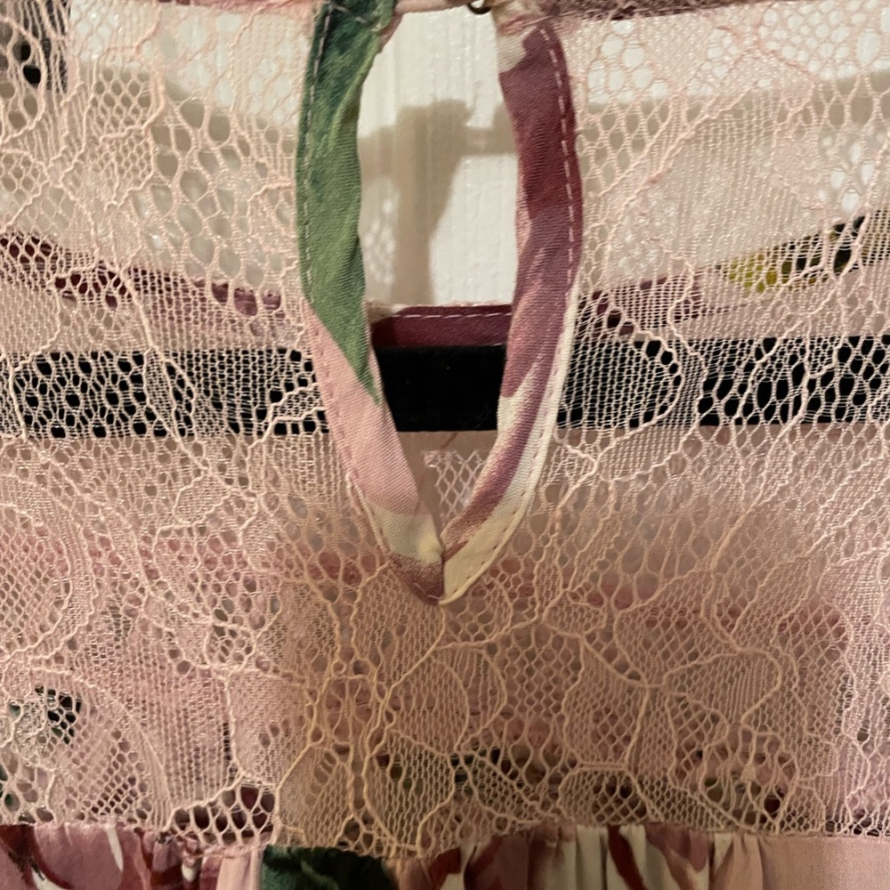 💝 Suzanne Betro Pink lace and cotton floral and butterfly blouse, 2X - Picture 4 of 14